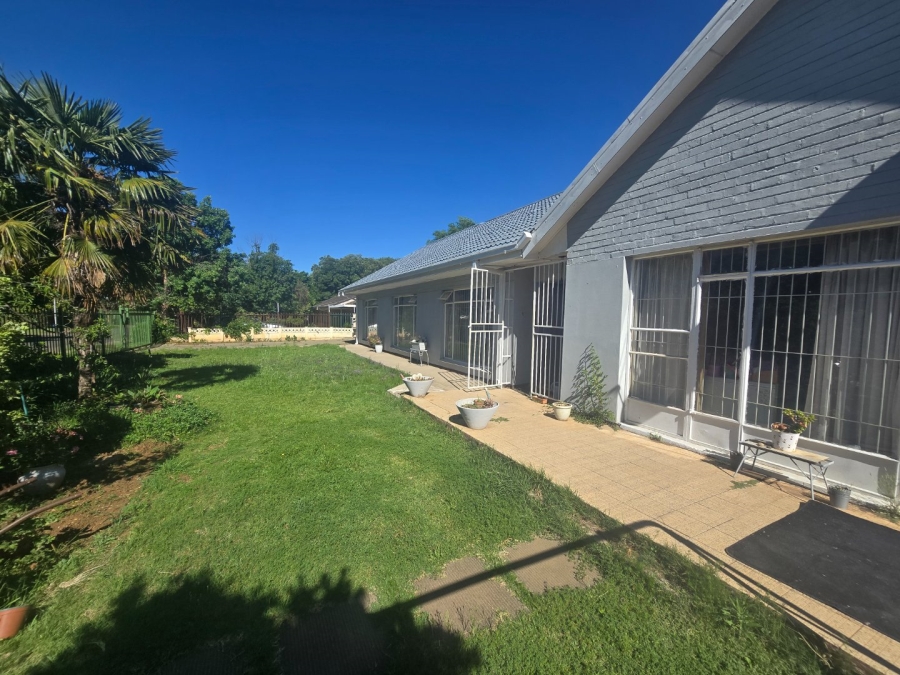 5 Bedroom Property for Sale in Fichardt Park Free State